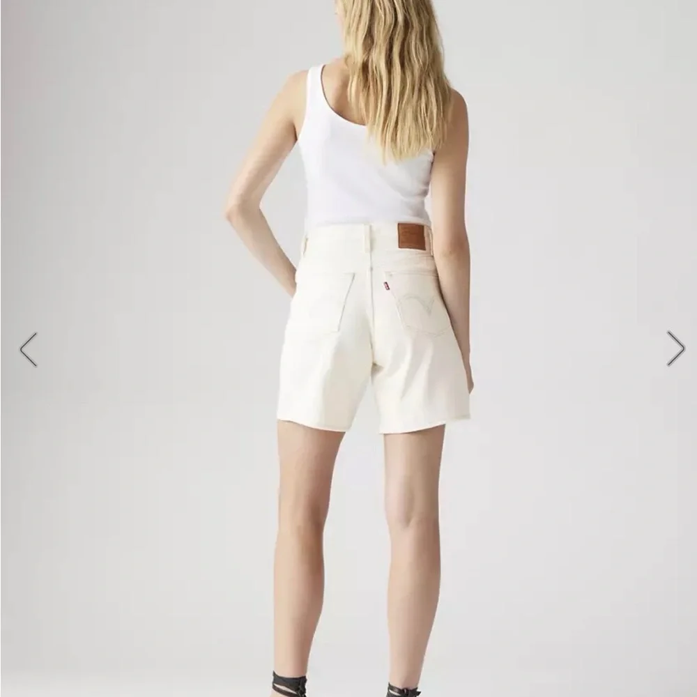 Levi's® HIGH RISE BAGGY WOMEN'S SHORTS Size 25